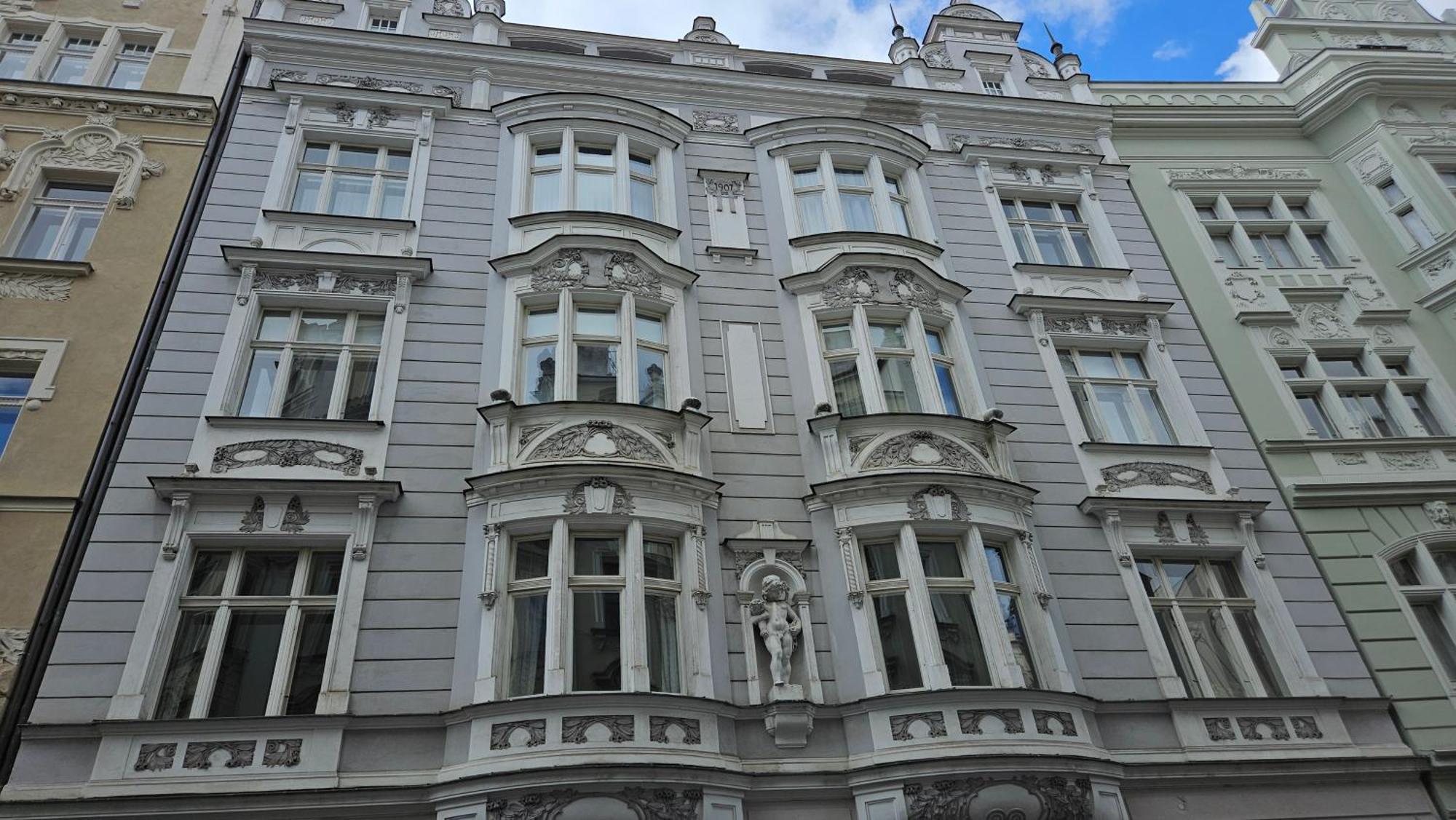 Decadent Art Deco Balcony Apartment In Old Town براغ المظهر الخارجي الصورة